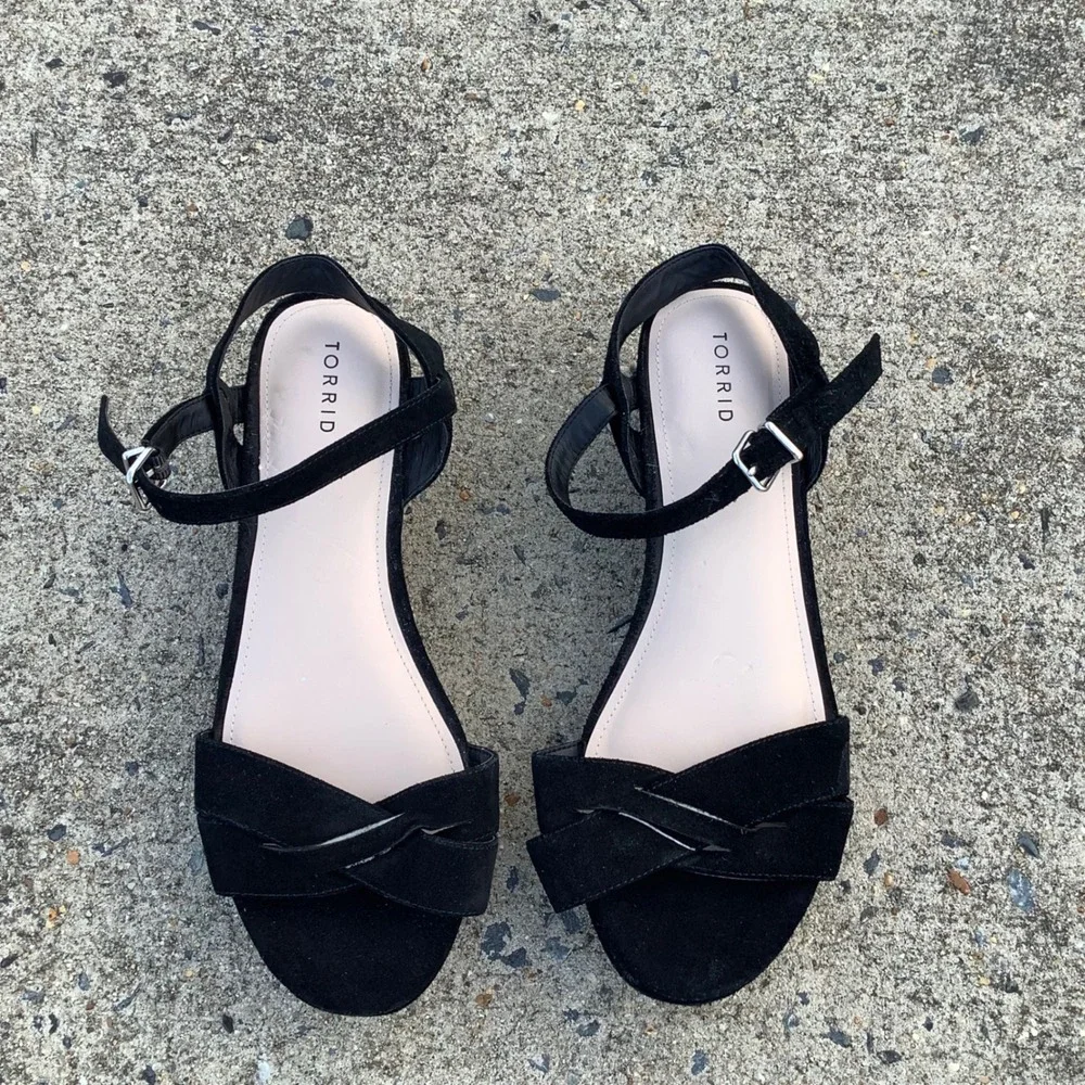 Torrid Womens Black Faux Suede Knotted Platform Wedge Sandals SZ 12W Wide Width